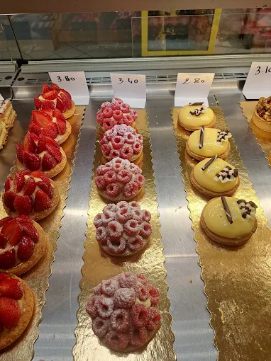 Tartelettes aux fraises, aux framboises et tartelettes citron